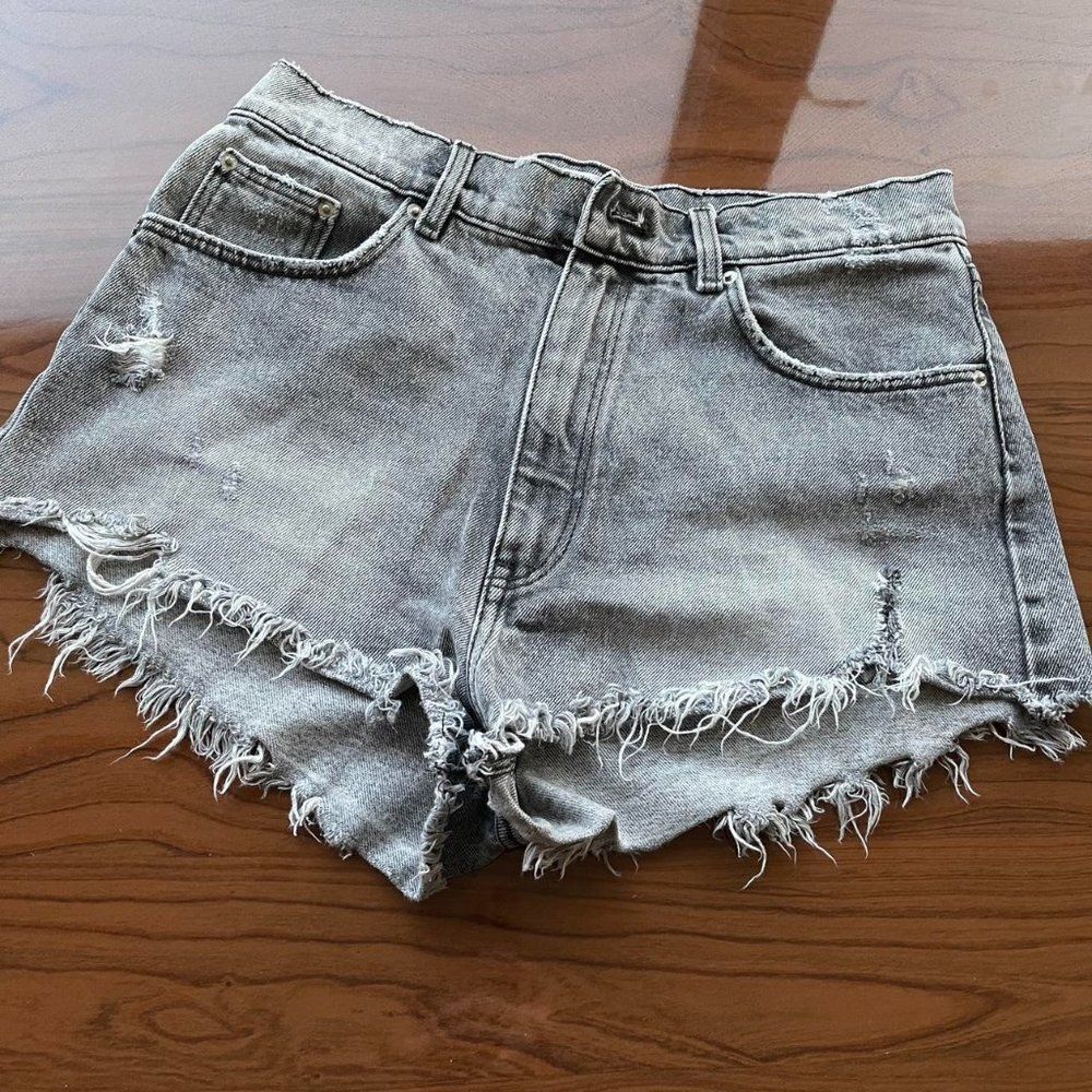 Zara denim shorts  Size 6